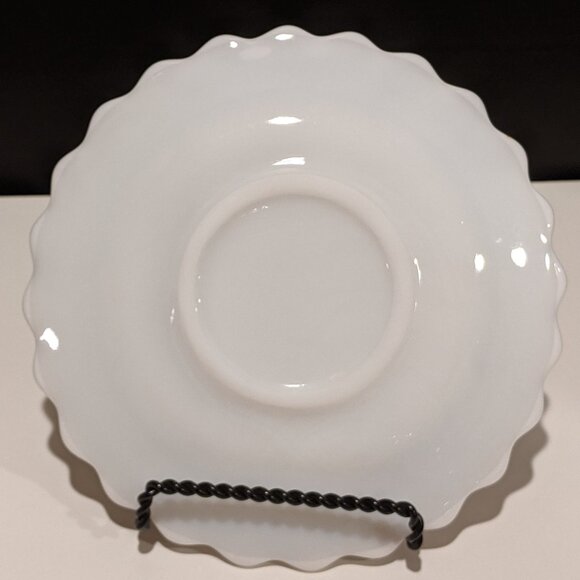 Westmoreland-style Scalloped Edge Milk Glass Dessert Plates - Set of 8 - Picture 4 of 4